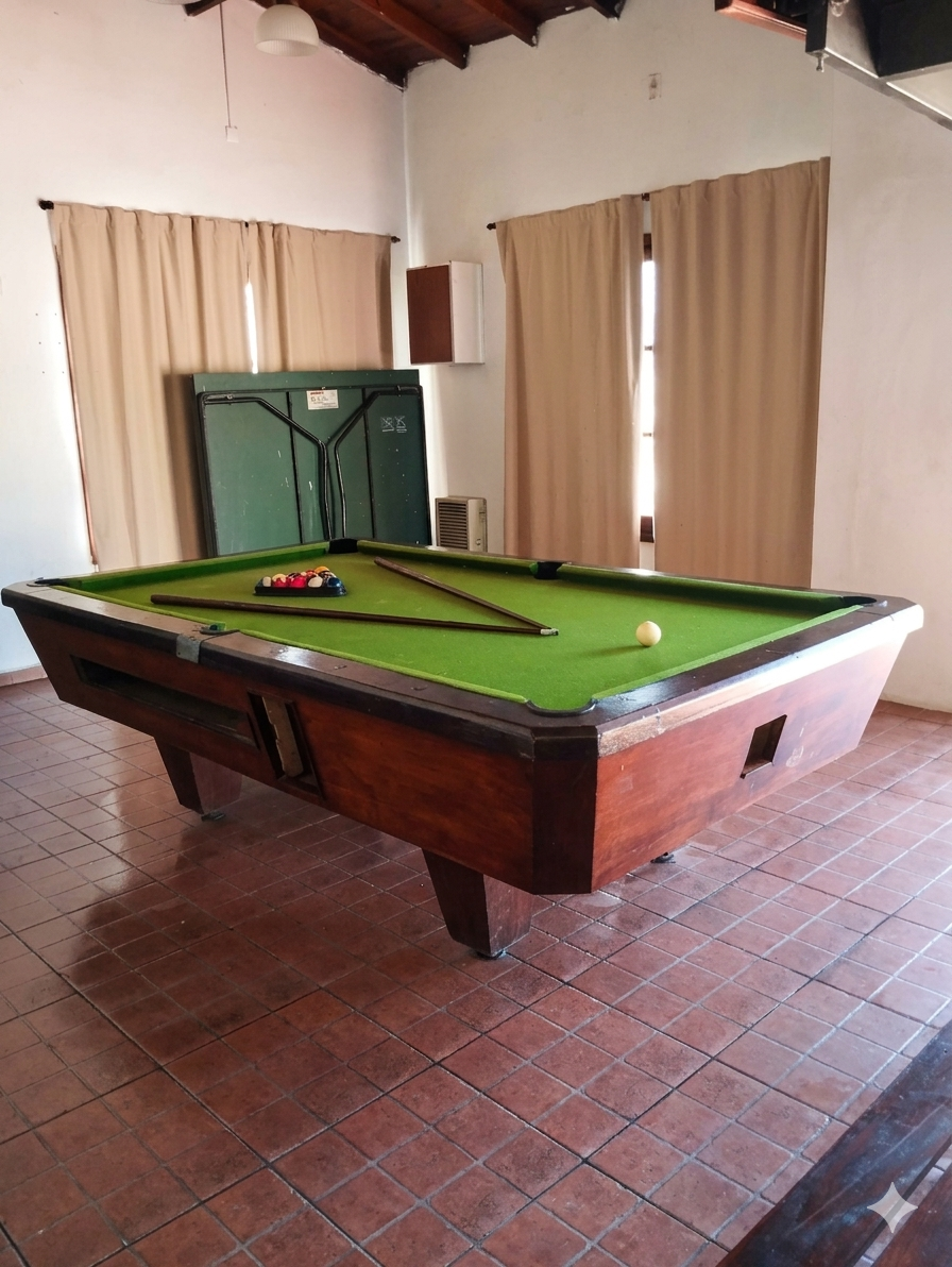 Mesa de pool en el salón de Quinta Amancay